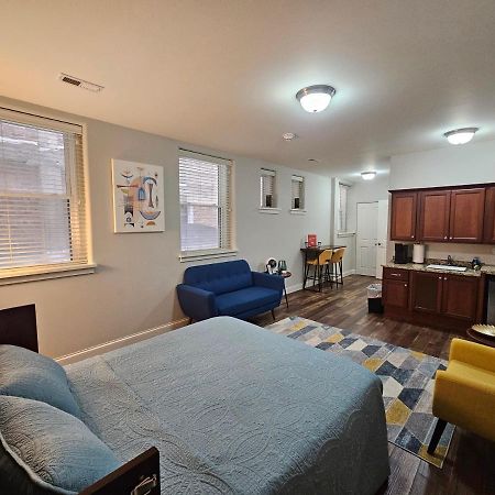 Cozy Studio At The Historic Inman Champaign Extérieur photo