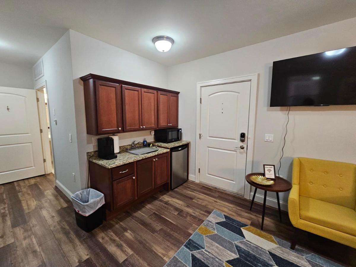 Cozy Studio At The Historic Inman Champaign Extérieur photo