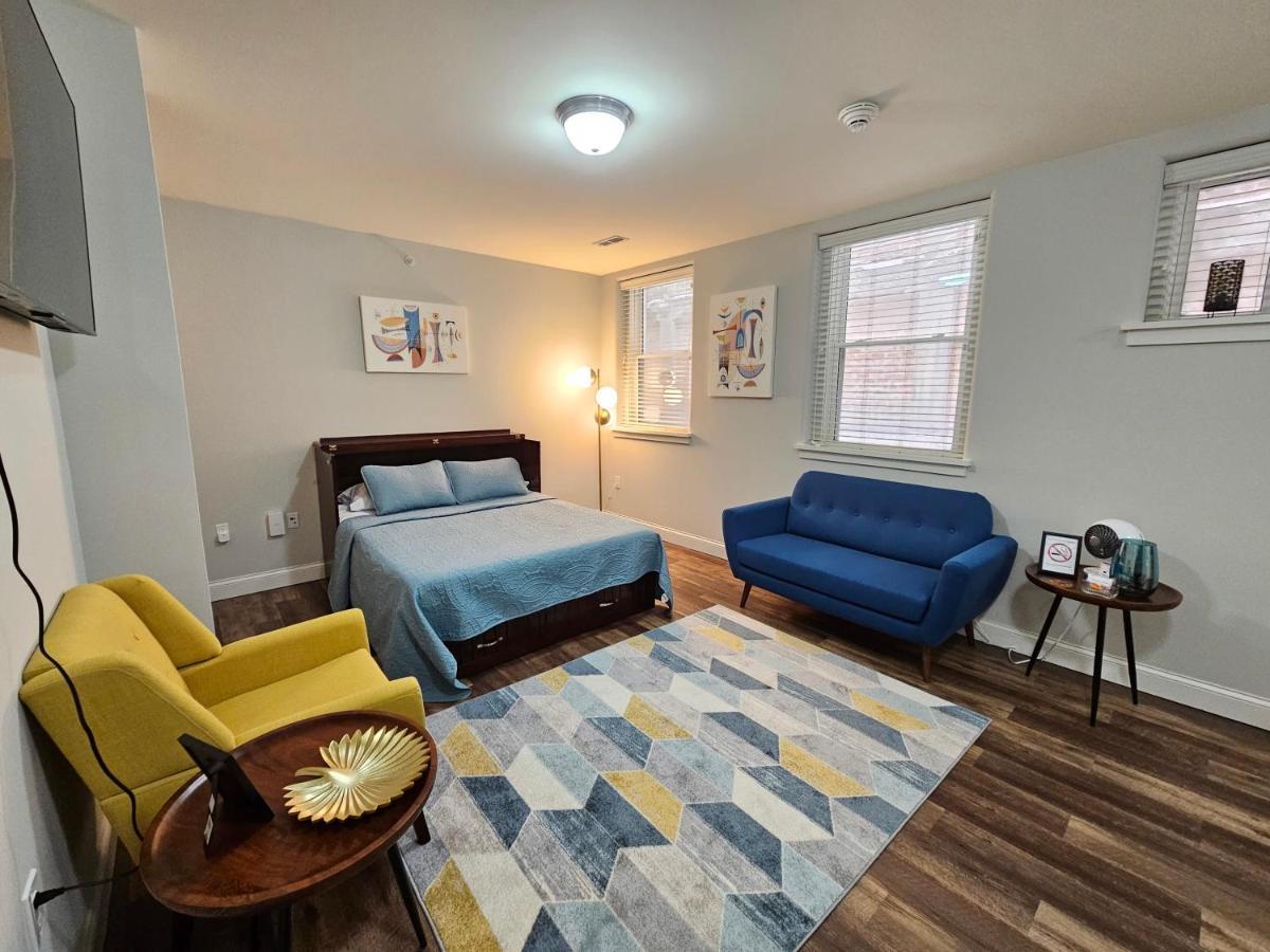Cozy Studio At The Historic Inman Champaign Extérieur photo