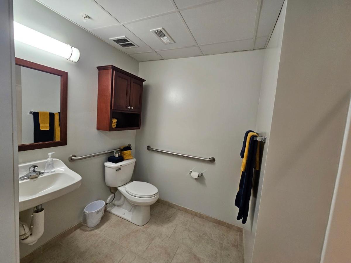 Cozy Studio At The Historic Inman Champaign Extérieur photo